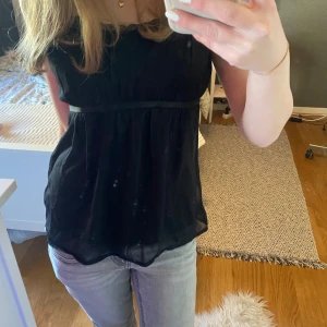 Coquette spets svart topp - Passar mig som har xs Skriv om ni har fler frågor🫶