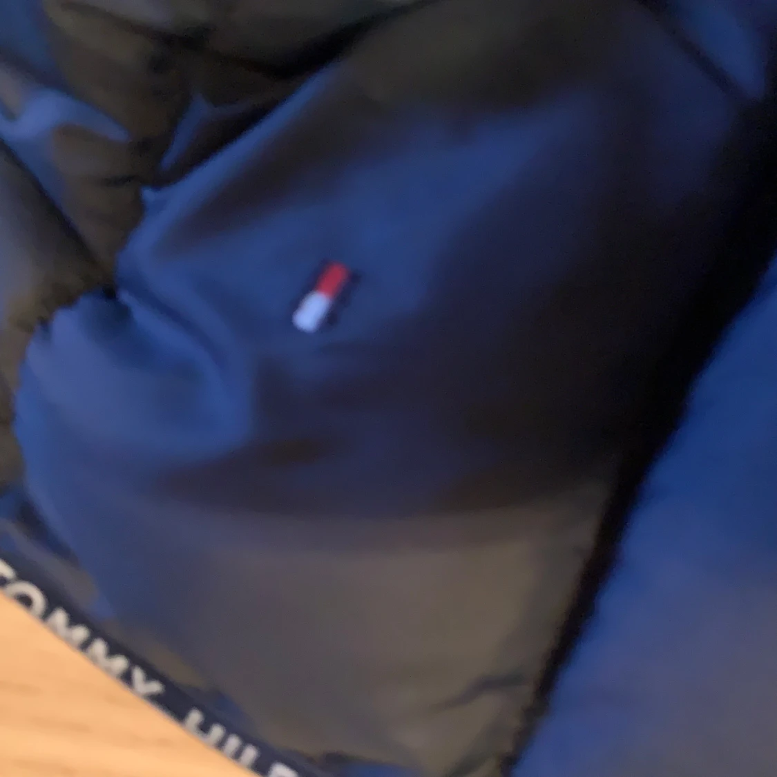 Tommy Hilfiger  - 91