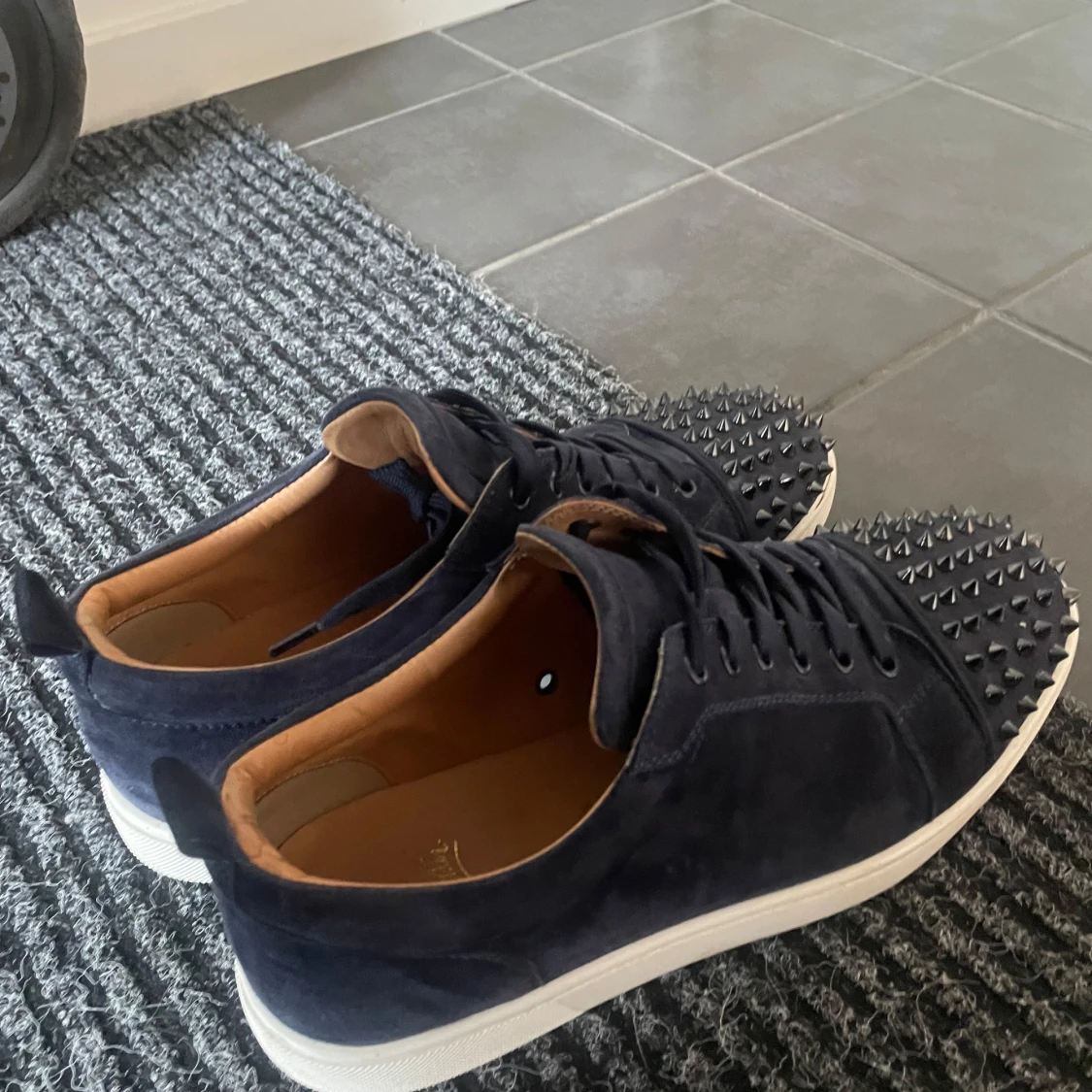 Christian louboutin  - 90