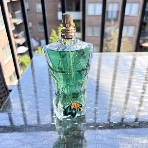 jean paul gaultier le beau paradise garden - Hej säljer min jean paul gaultier le beau paradise garden 125/120ml kvar pga att jag inte känner att jag har haft nån användning till den. Snabb info-> den luktar precis som den ska och det är 120 ml kvar ur flaskan 