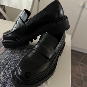 Loafers - Nya enbart provade inomhus