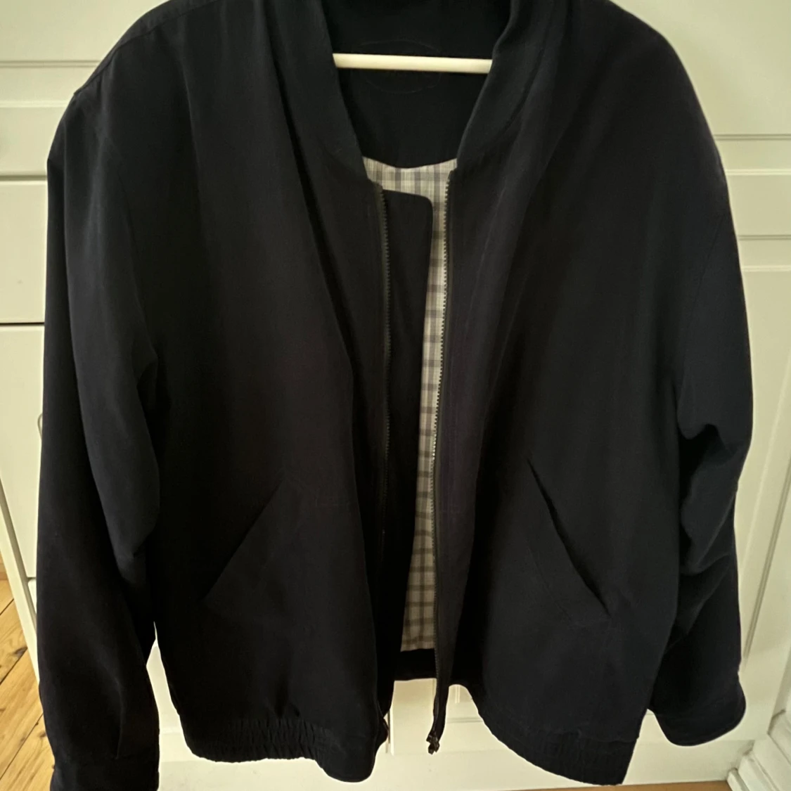 Marin blå bomber jacka i mocka  - 92