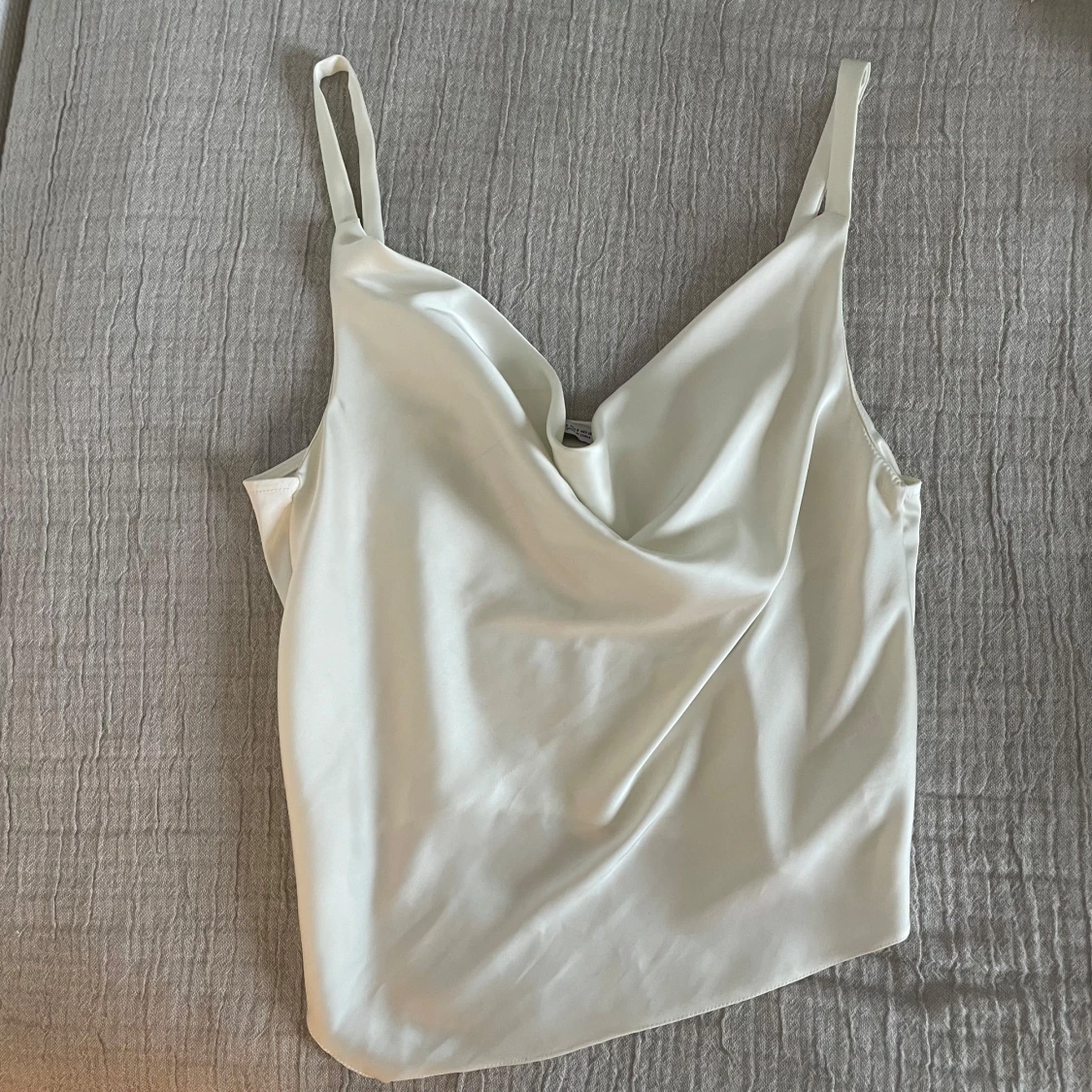 Vitt sidenlinne Zara