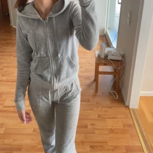 Juicy couture Silver marl Hoodie - Jätte fin tröja i jätte bra skick💕