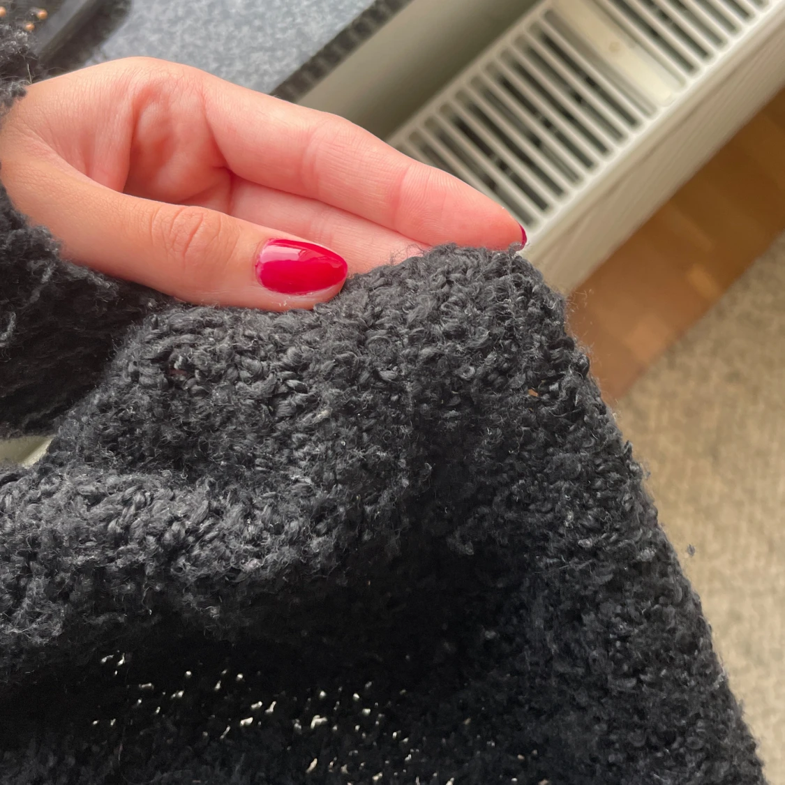 Svart fluffig tröja - 91