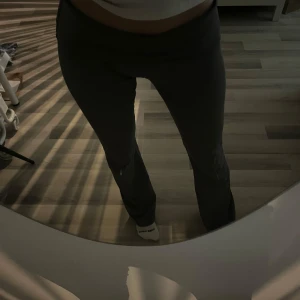 Yoga pants - ”Soft Chill Pants” från Nelly. Nyskick. 