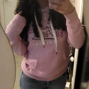 Pink hoodie - Pink Hoodie, storlek är S/SX är it så säker, den håller dig varm i flera timmar, skit bra för vinter värder.❤️❤️