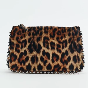 Väska leopard - Säljer denna superfina väska då den inte kommer till användning, nyskick!