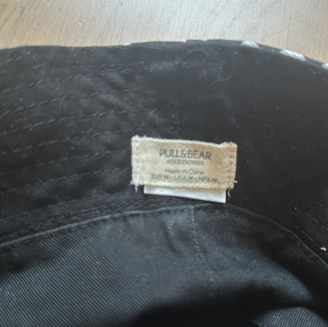 Svartvit rutig hatt från Pull&Bear - 91