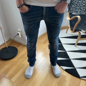Replay jeans  - Ett par helt nya Replay Anbass hyperflex, nypris 1499. Använda en gång. Storlek W 31 L 34 herr. Bara att skriva ifall ni har frågor! Priset är inte helt hugget i sten.