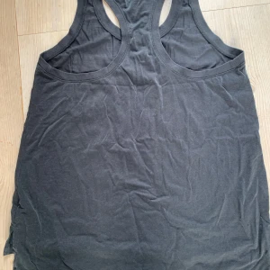 Träningslinne från Nike - Skönt träningslinne