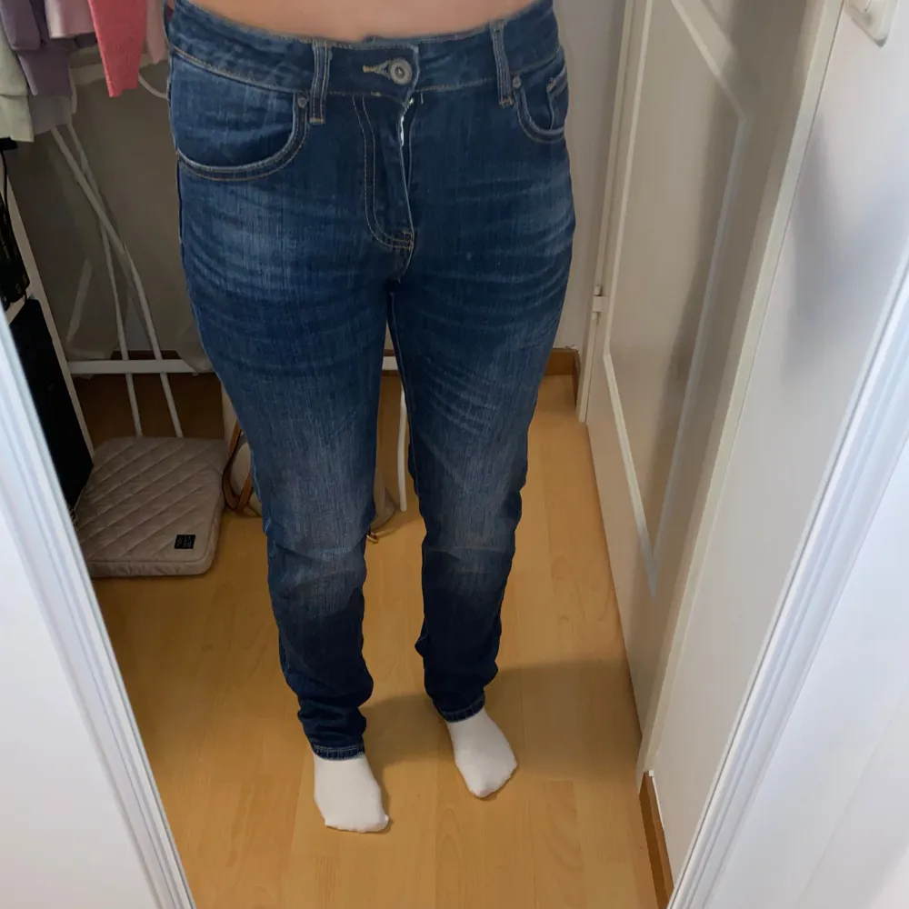 Jeans ifrån okänt märke i storlek  S. I gott skick!  För mer info eller bilder på, kontakta mig 🤗. Jeans & Byxor.