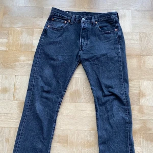 Levi's Jeans - Jeans i storlek 31/32 lite använda straight fit