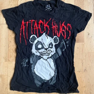 Tisha - Tisha med en panda på, 