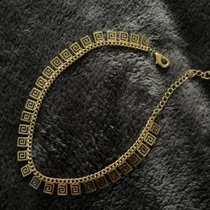 Fotlänk / ankellänk - Säljer min oanvända fotlänk som ej kommer till användning. Den är justerbar så passar alla. Du kan duscha och bada med den. Den är i äkta stål