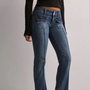 Nelly jeans - Säljer dessa populära nelly jeans som är low waisted, storlek 32.