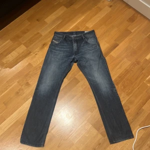 Diesel jeans  - Feta diesel jena, använda men i jätte bra skick 