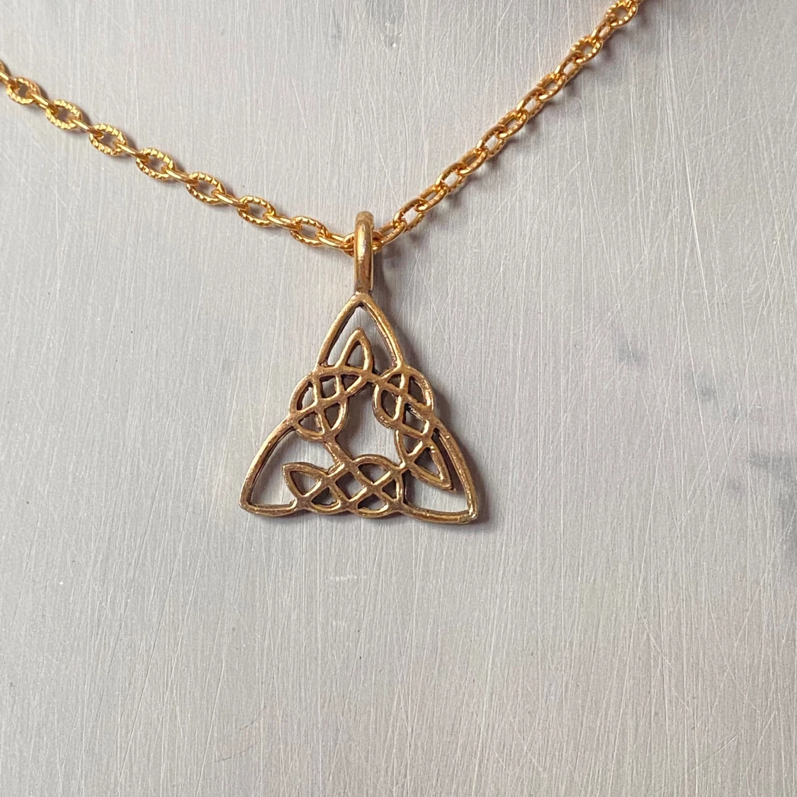 Guldhalsband med keltisk knut - 90