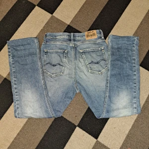 Replay jeans - Snygga jeans från replay som är i ganska bra skick storlek 158