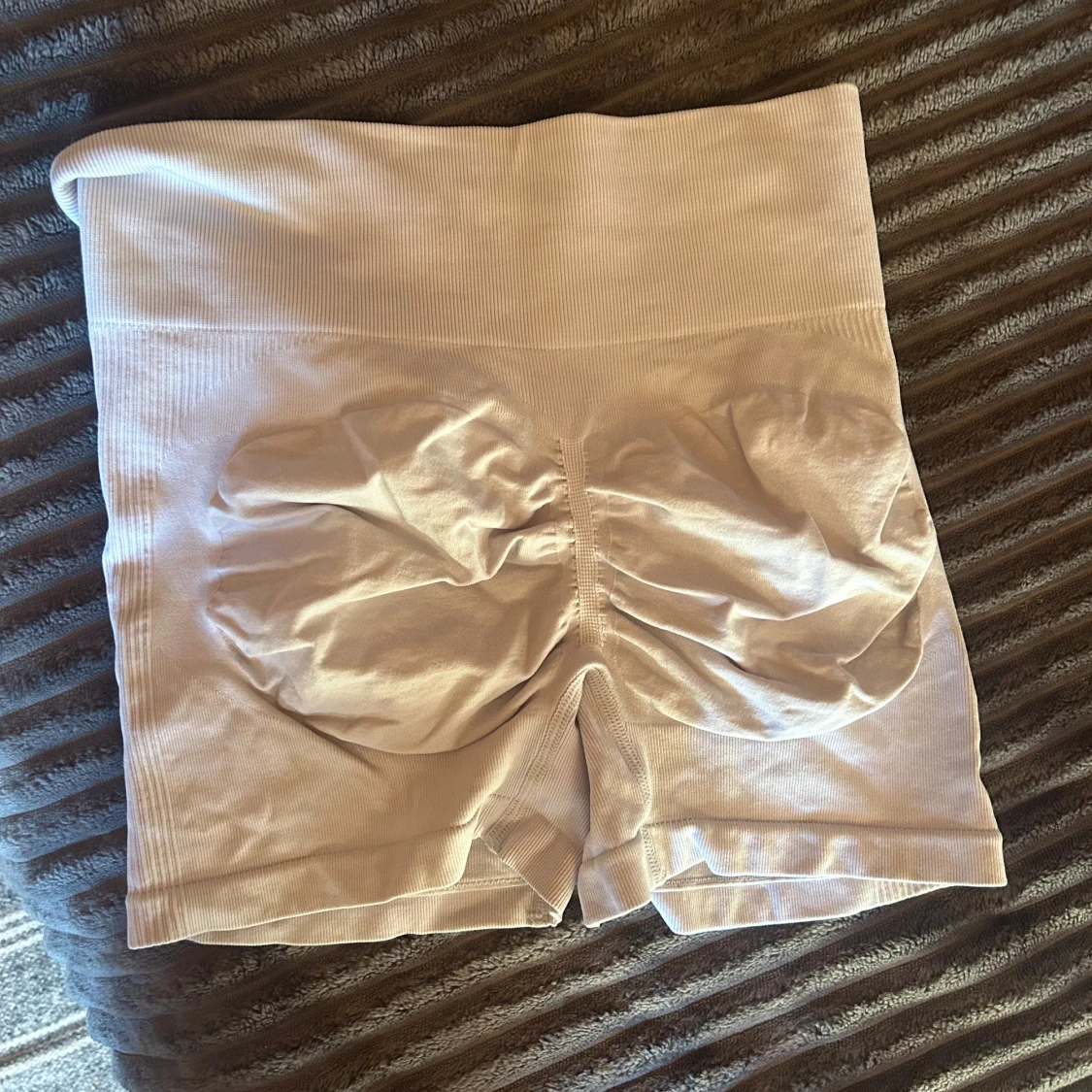 Krämvita gym shorts🤍