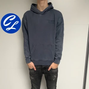 Abercrombie & Fitch  - Abercrombie & Fitch Hoodie | Skick: 7/10 | Strl S | Pris - 249 | Fraktar via Postnord eller Instabox på köparens bekostnad | Hör av dig vid minsta fråga eller fundering!