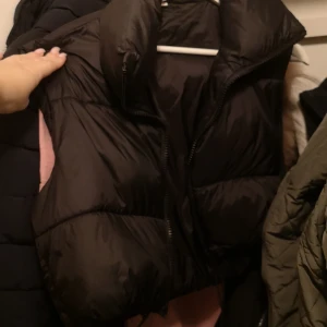 Väst croppad - Croppad väst i fint skick 