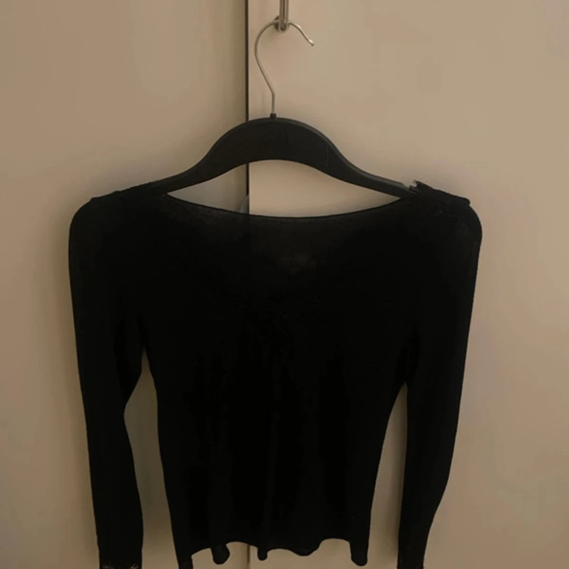 Intermismi Svart långärmad topp