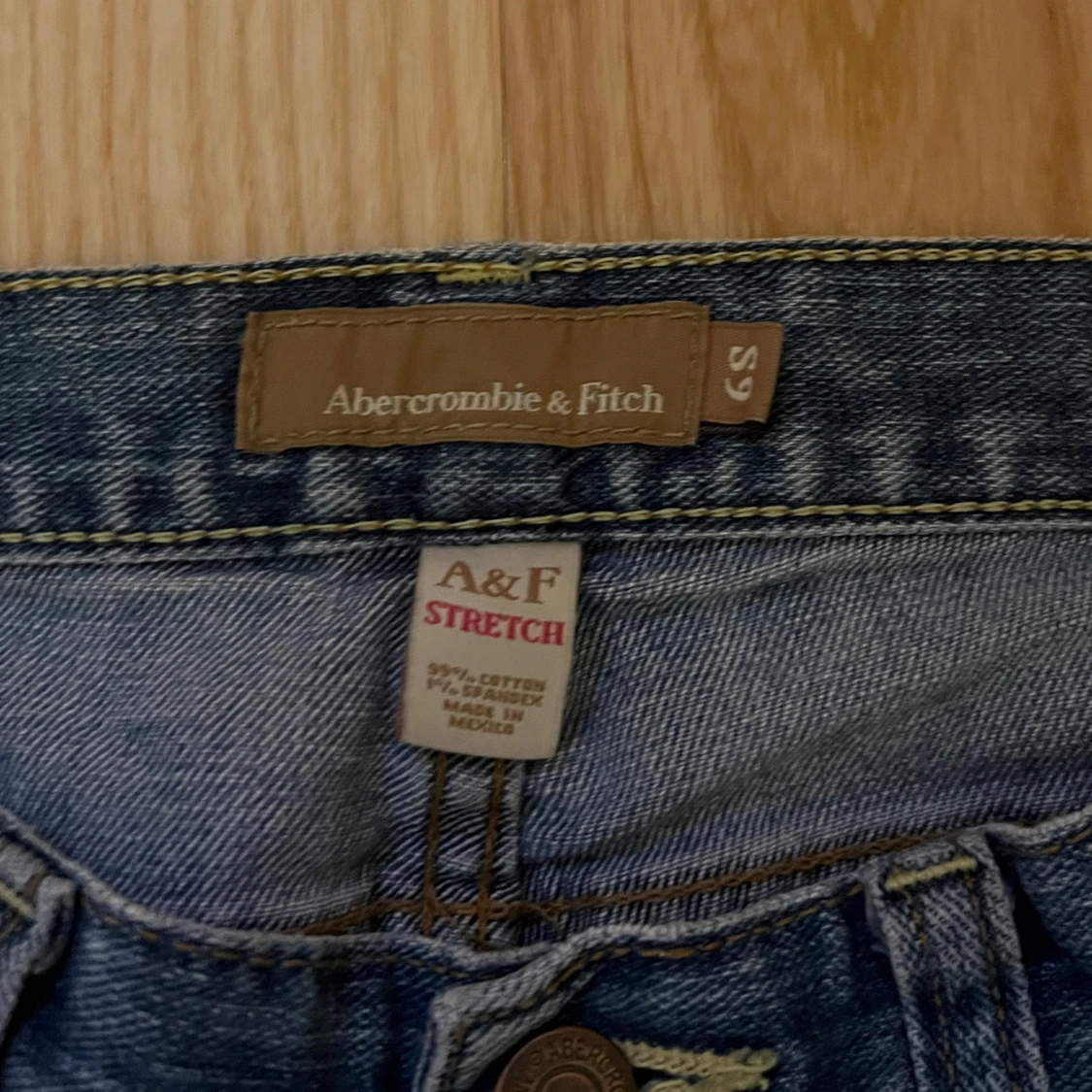 Blå vintage bootcut jeans från Abercrombie & Fitch - 2