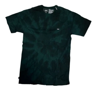 Vans tshirt - En riktig snygg Vans Tshirt i strl s men sitter ganska litet så mer xs