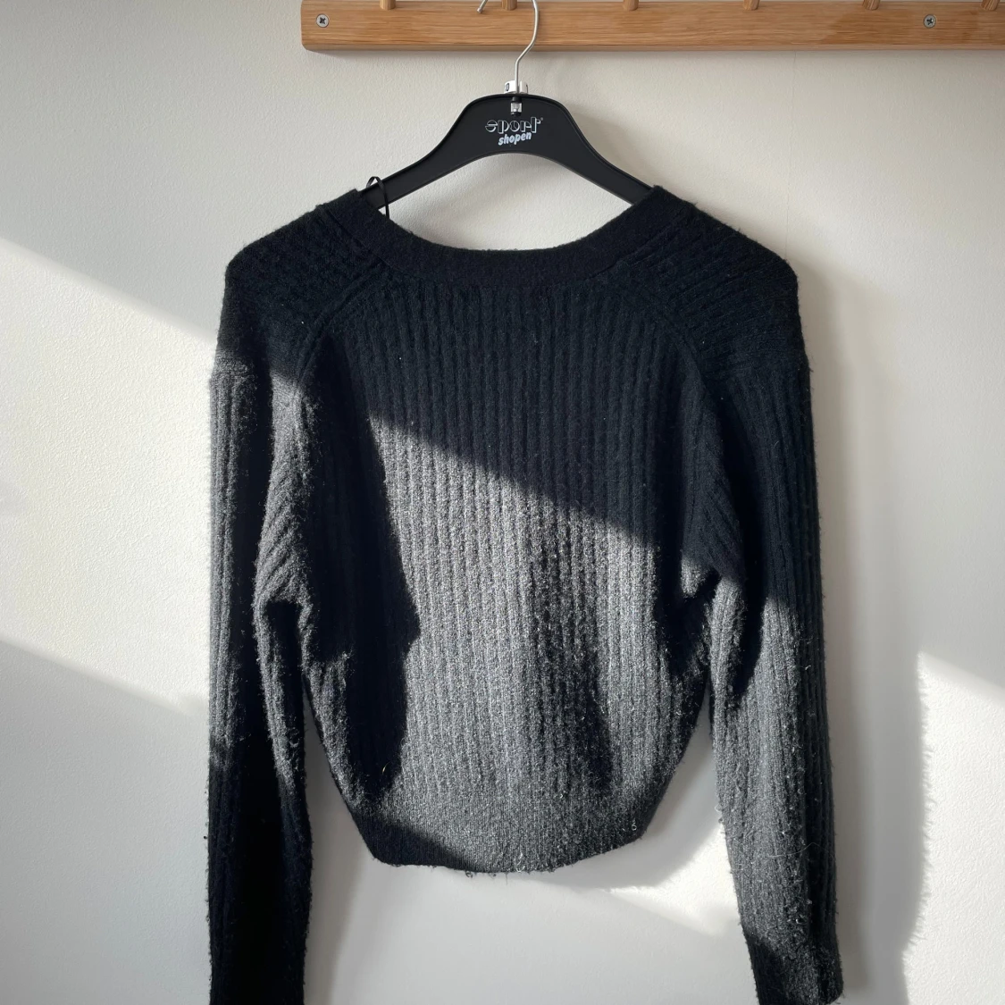 Svart stickad kofta - 2
