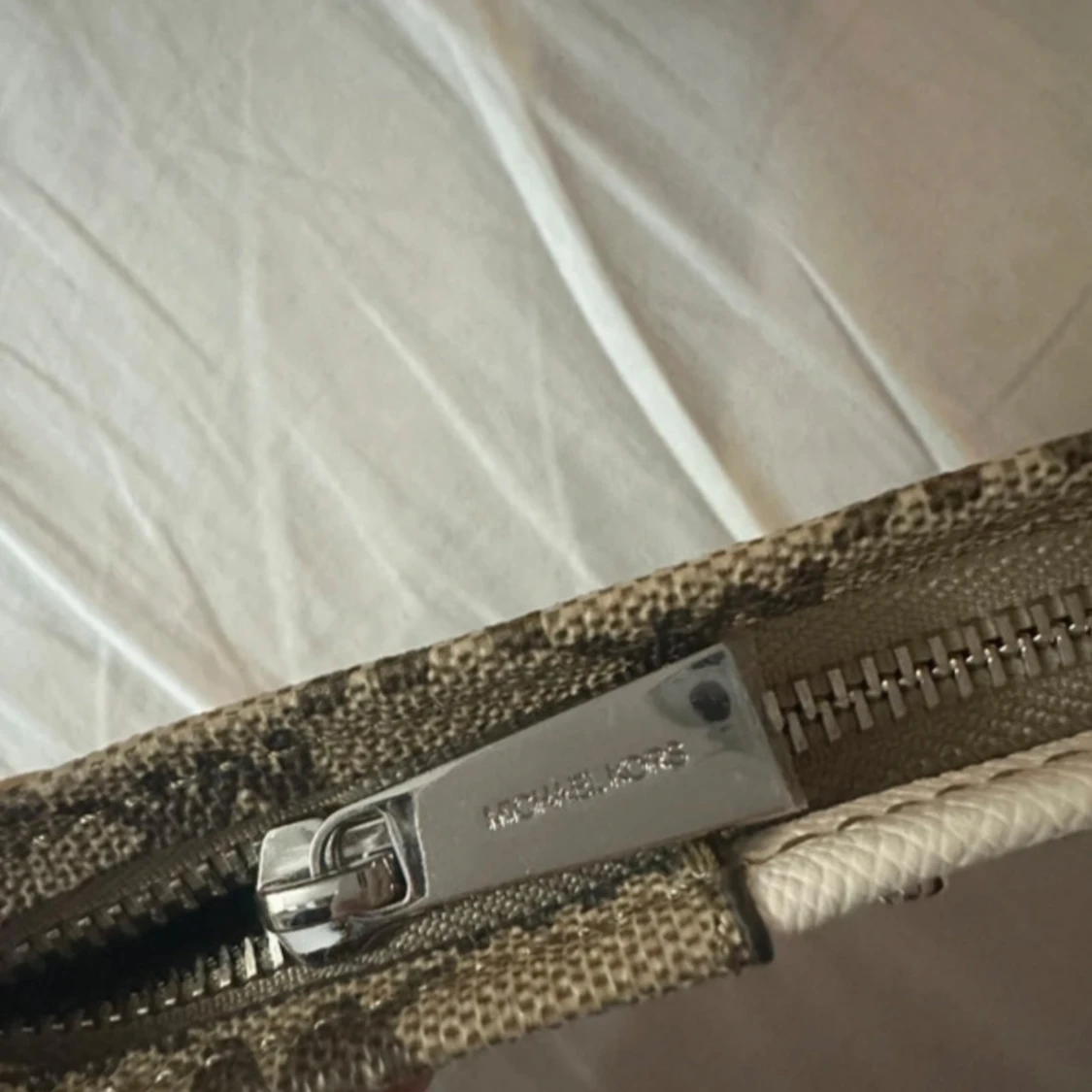 Axelväska från Michael Kors - 4