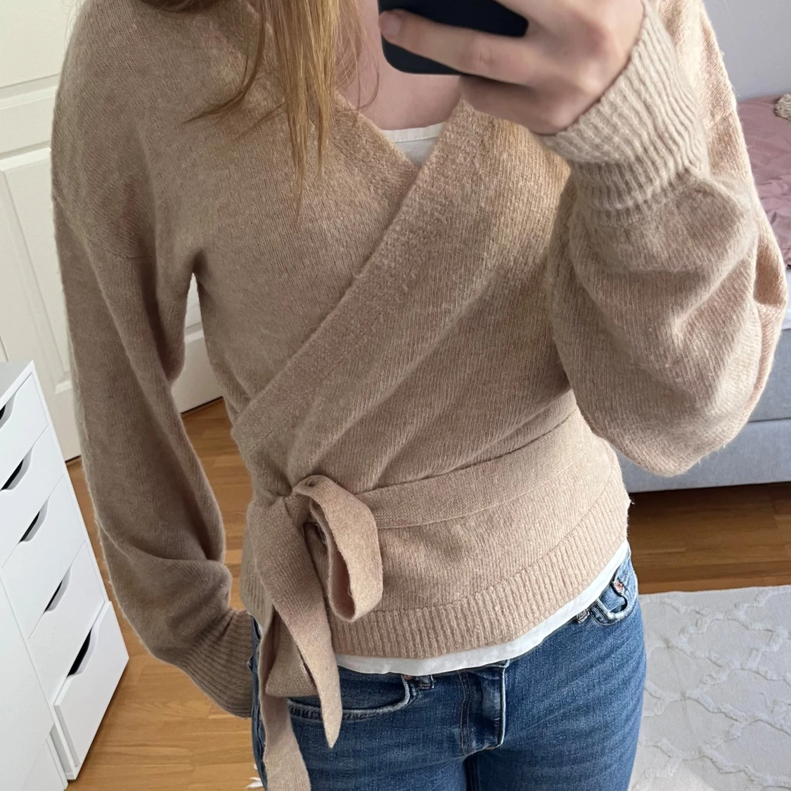 Beige omlottkofta från Y.A.S