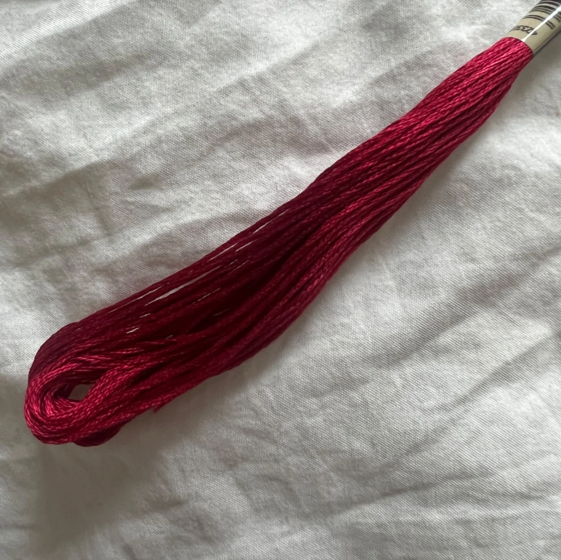 Vit necessär med broderade initialer - 3