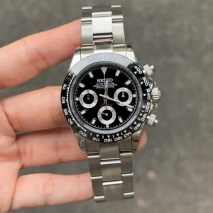 Seiko Daytona Mod - Nu är denna Seiko Daytona mod färdigbyggd och till salu. (Custom-made.) Klockan har Seikos  VK63-urverk. Glaset är av safir och repas inte. Diametern är 40 mm. Klocklåda ingår. Övriga frågor? DM!