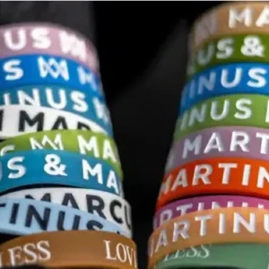 SÖKER MARCUS & MARTINUS ARMBAND - Söker M&M armband i alla olika sorter och färger. Gärna under 100 kr/st