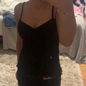 Lace-linne från Nelly - Säljer detta superfina linnet från Nelly då jag aldrig fått chansen o använda det, samt är det inte riktigt min stil 😕😕 i princip helt nytt! Bara provat på. Nypris: 299kr