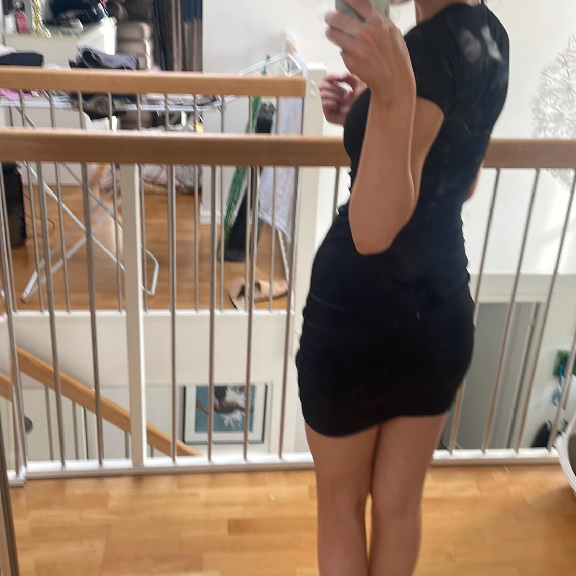 Svart kortklänning - 1