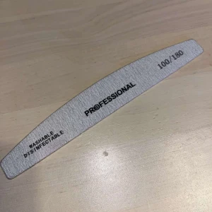 Nagelfil - Helt ny nagelfil som går att använda fler gånger då man kan tvätta den utan problem.