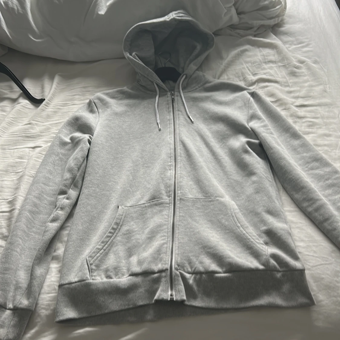 Grå hoodie från 157