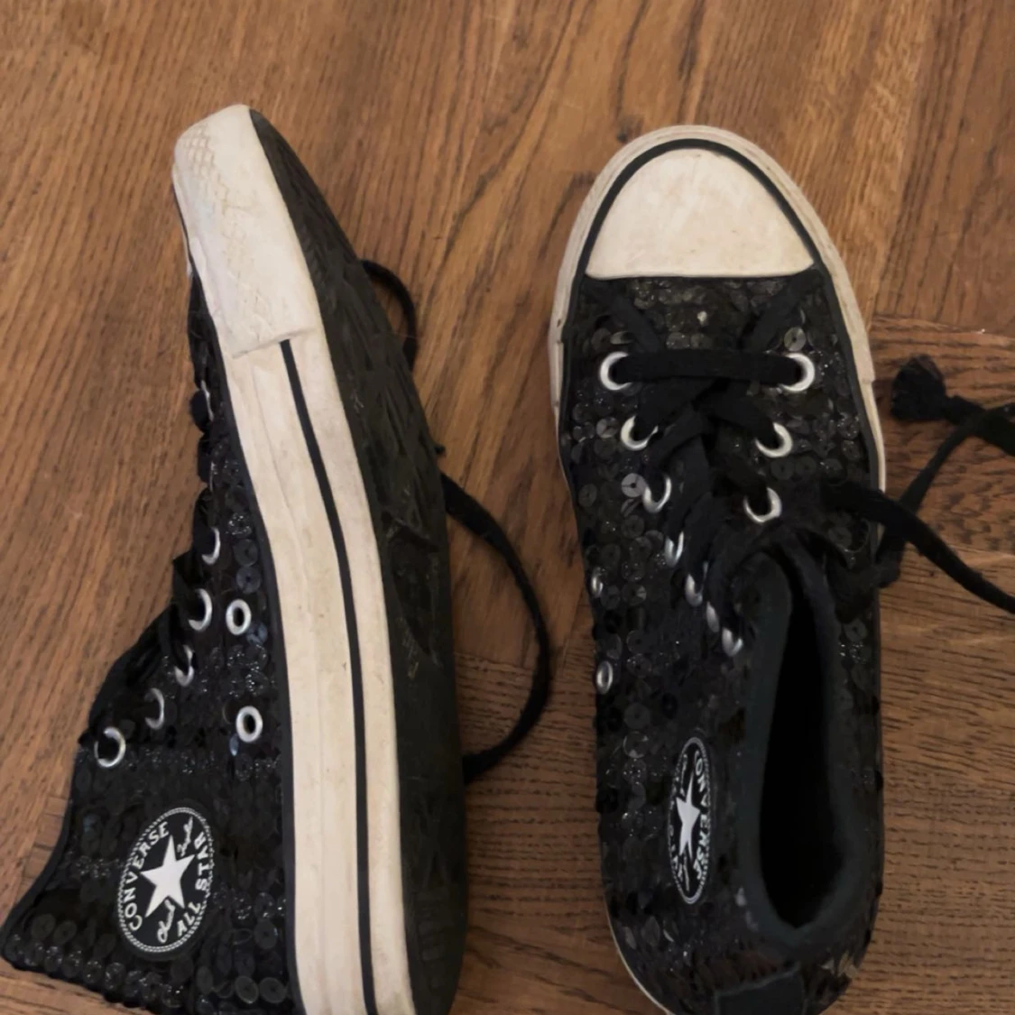 Svarta Converse med paljetter - 2