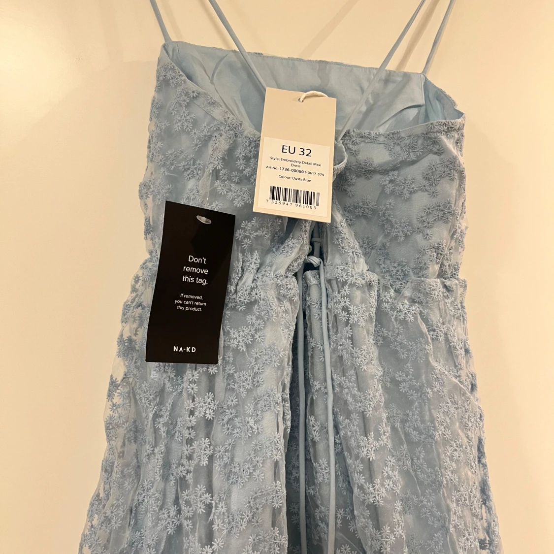 Ljusblå långklänning från NA-KD - 1