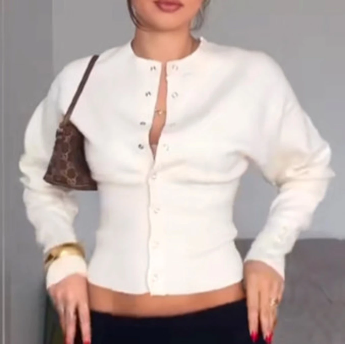 Vit ribbad kofta från Gina Tricot