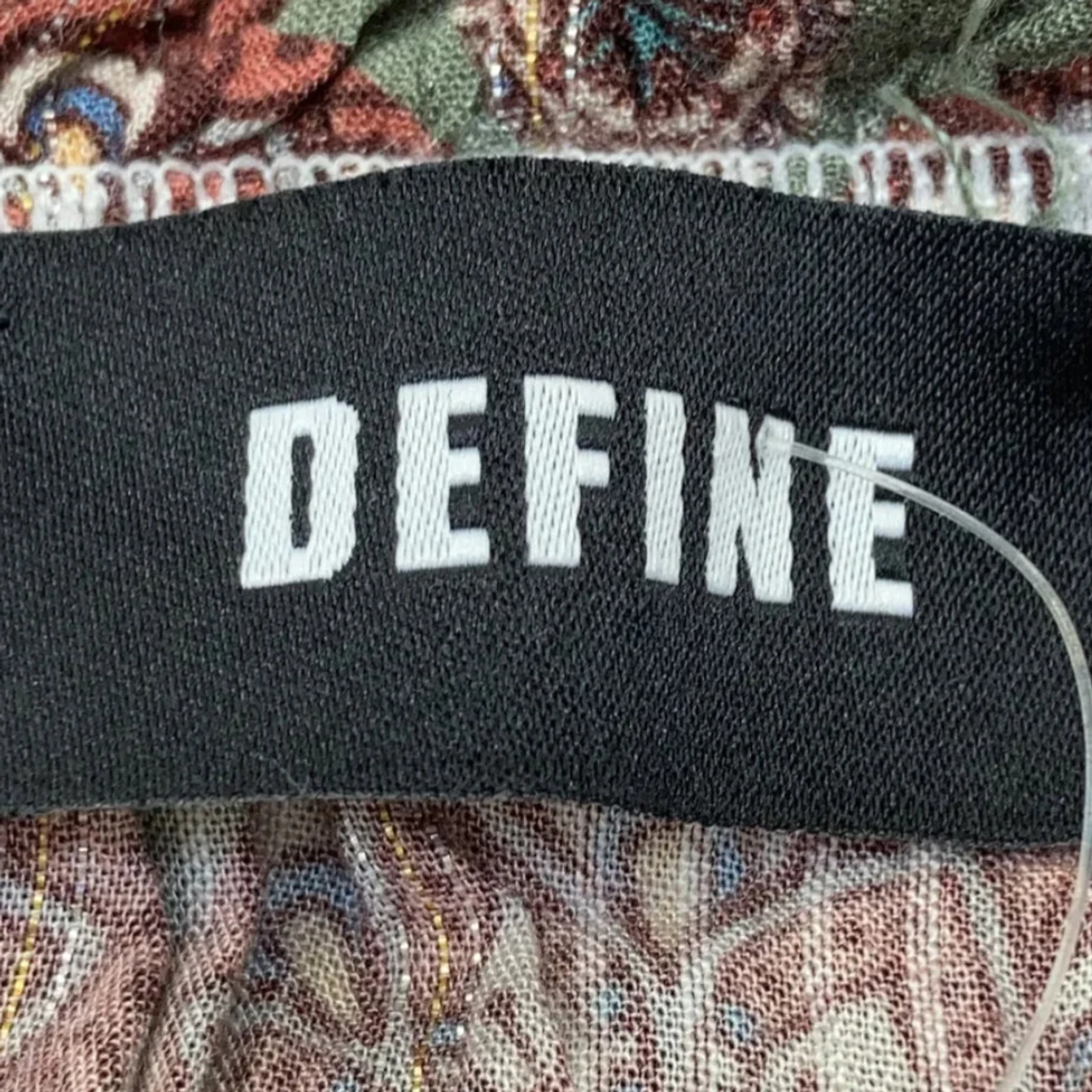 Gullig blus från DEFINE - 2