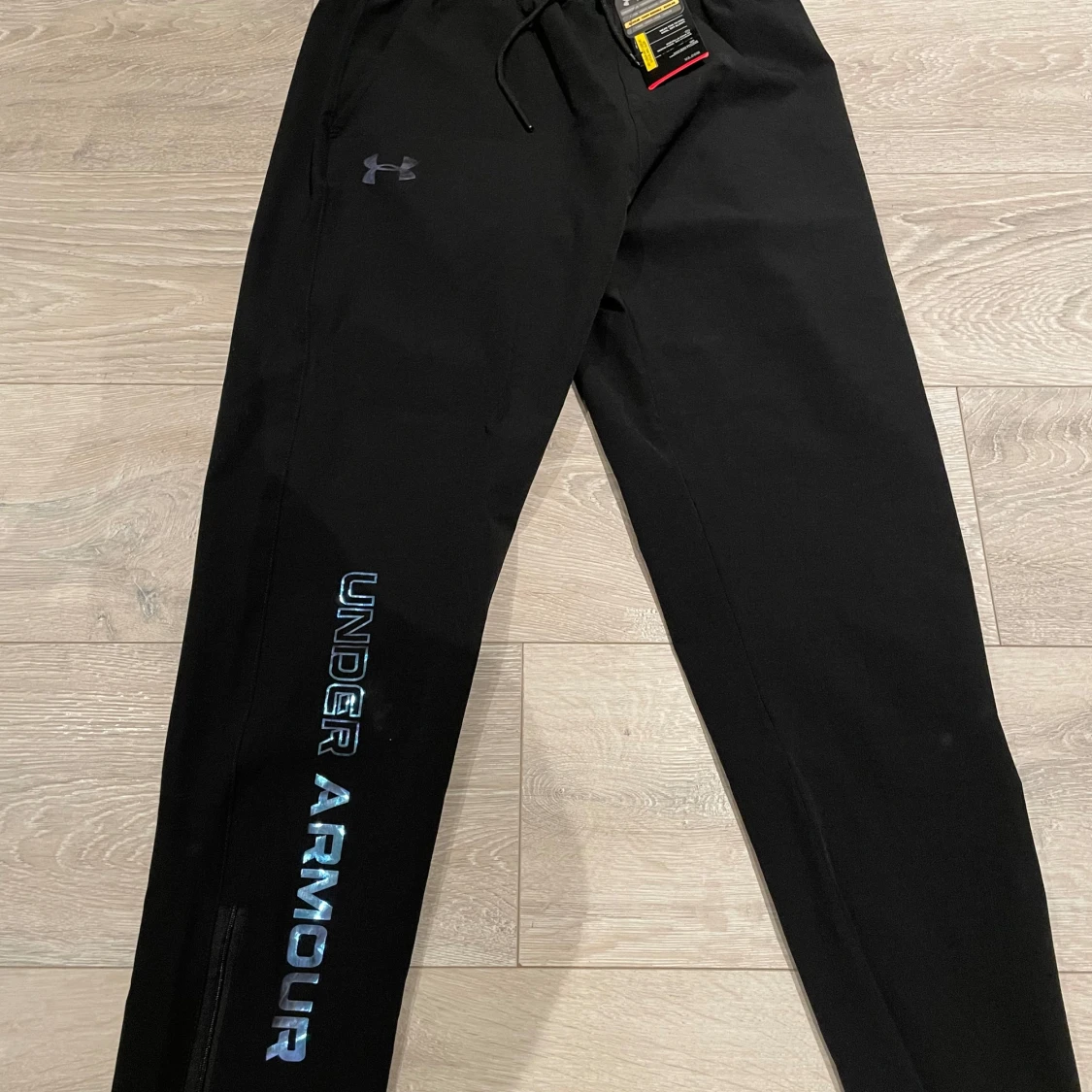 Svarta träningsbyxor från Under Armour - 1