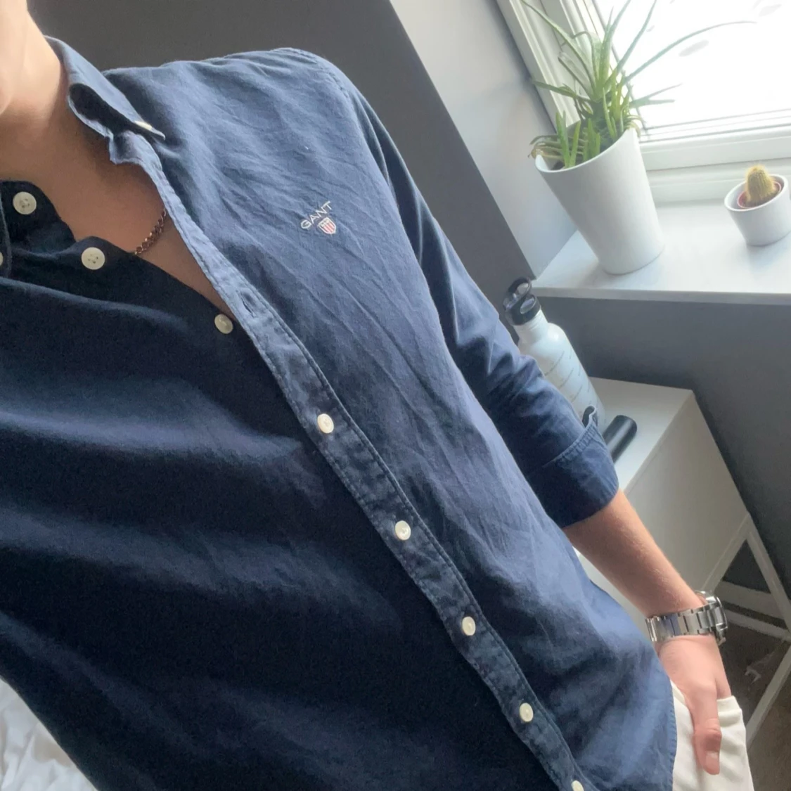 Mörkblå skjorta från GANT - 1