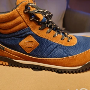 Xero Ridgeway - Använd två dagar. Inga märken eller fläckar. Storlek US 9. Vattentäta. Barfotaskor.