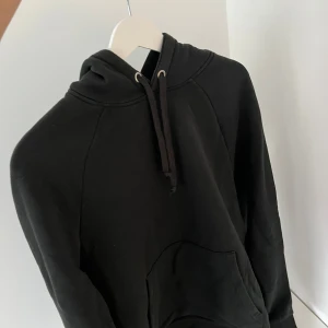 A Day’s March hoodie - Hoodie från A Day’s March i storlek M, färg ”Army green”. Väldigt bra skick. Nypris 1200:- 