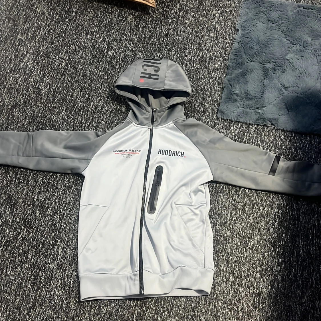 Grå jacka från Hoodrich