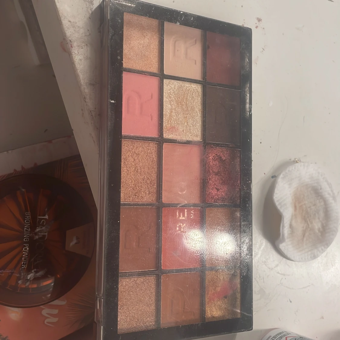 Ögonskuggspalett med varma toner