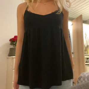 Linne - Supersött linne, aldirg använt och passar till allt 😍